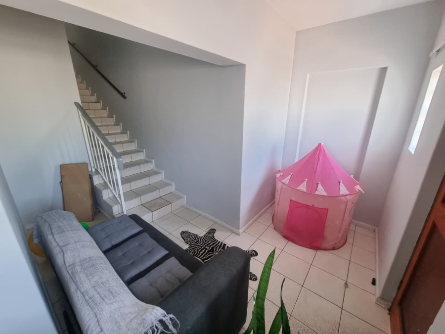 To Let 4 Bedroom Property for Rent in Claremont Western Cape